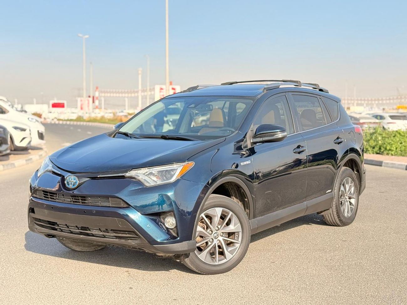 تويوتا راف ٤ XLE 2.5L