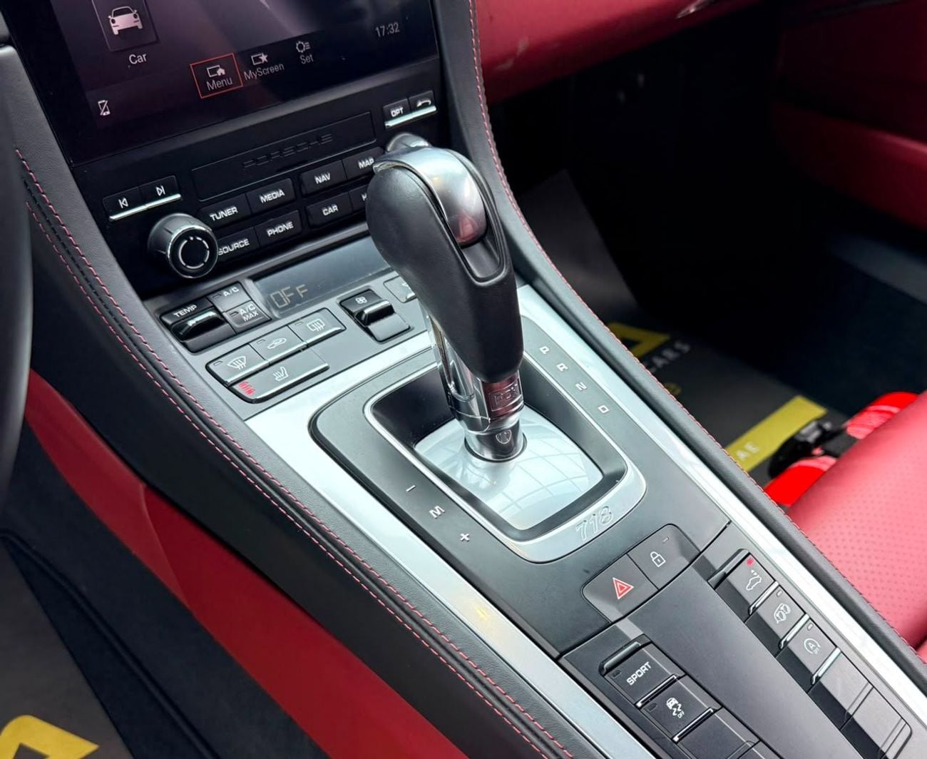بورش كايمان 718 2024 Porsche 718 Cayman Style Edition, 2028 Porsche Warranty, 2029 Porsche Service Pack, Low Km, GCC