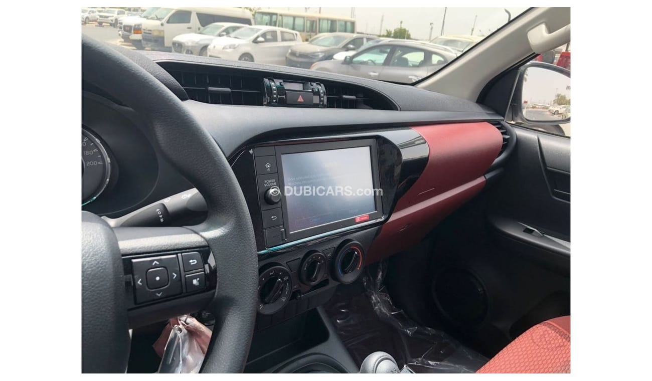 تويوتا هيلوكس تويوتا هايلكس 2.7 بنزين دفع رباعي 2023 عادي