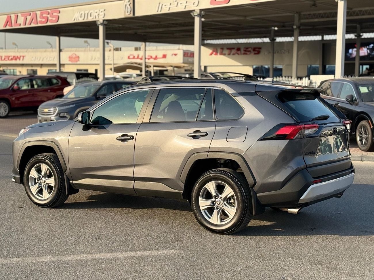 Toyota RAV4 XLE 2.5 L AWD Full Option 2025