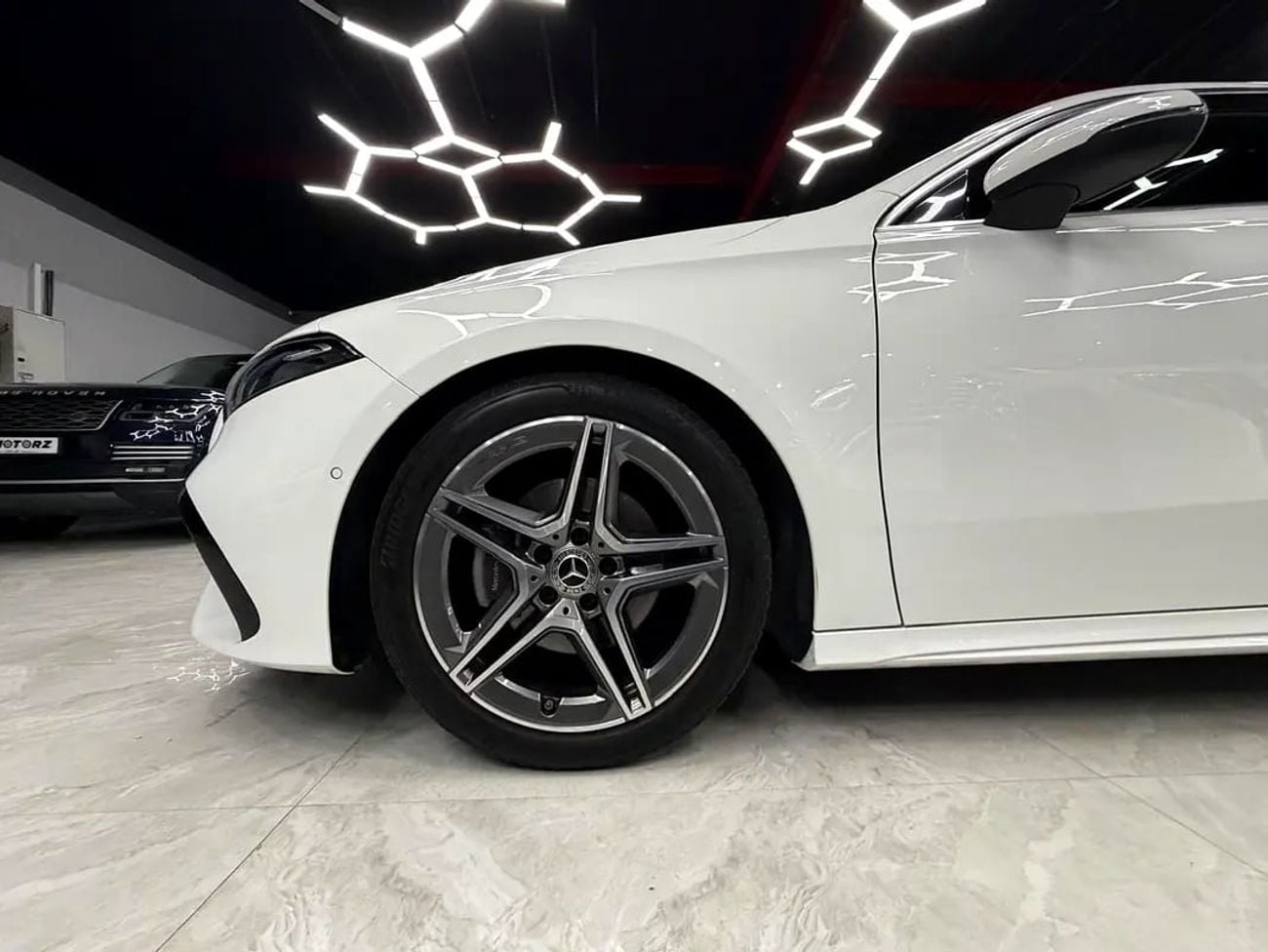 مرسيدس بنز A 200 Premium + 2.0L