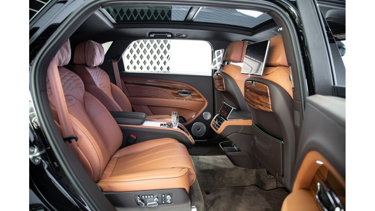 بنتلي بينتايجا Bentley Bentayga Azure First Edition EWB