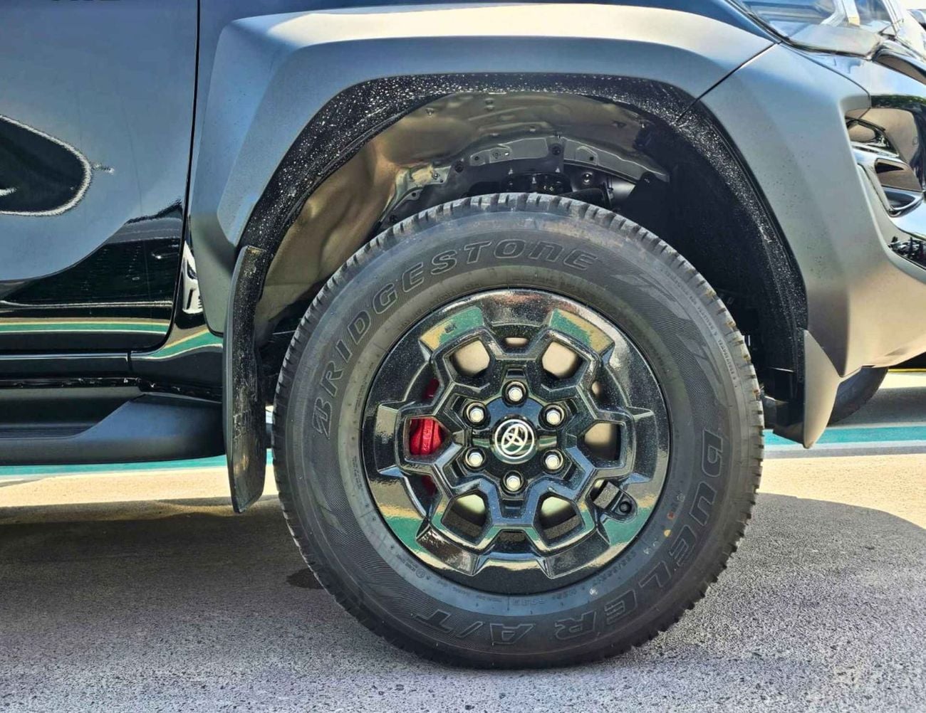 Toyota Hilux GR SPORT WITH BULBAR / 2.8L DIESEL V4 / RADAR / 360*CAMERA / DRIVER PWR SEATS WITH LATHER (CODE# HGR