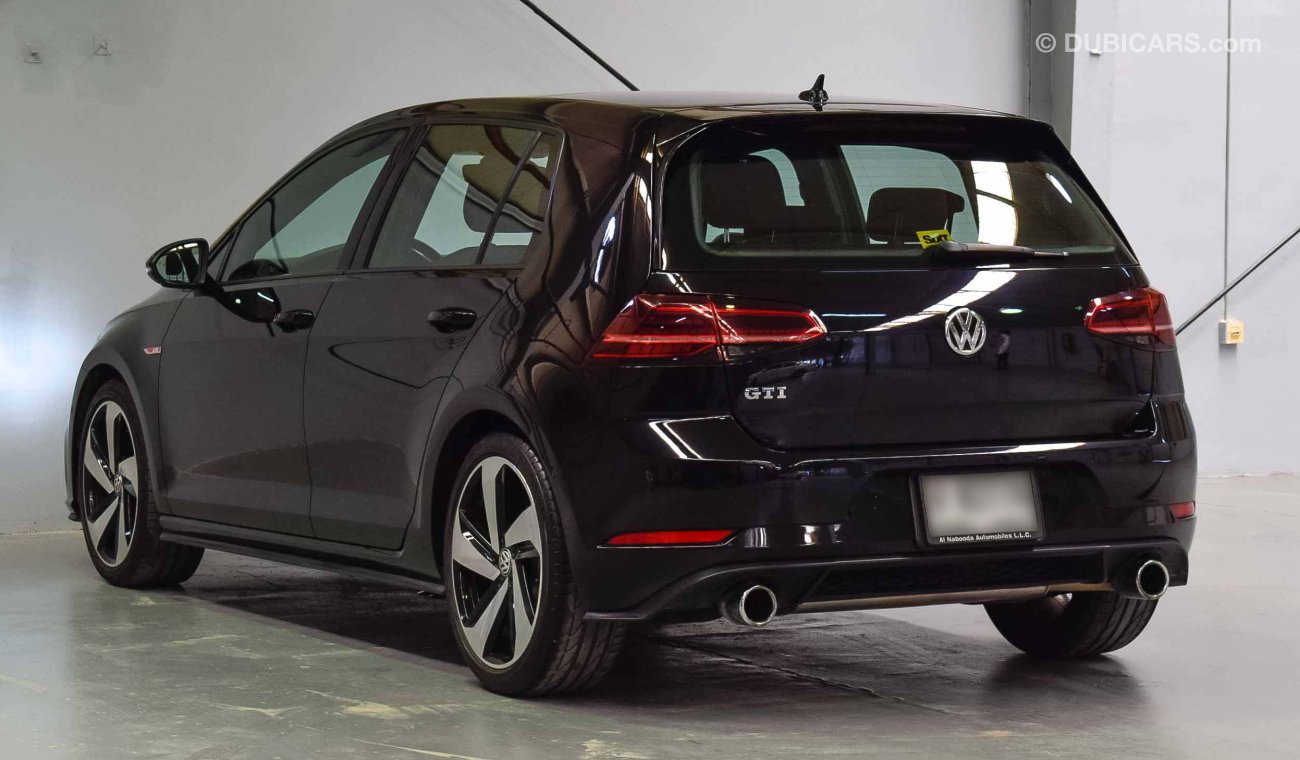 فولكس واجن جولف GTI