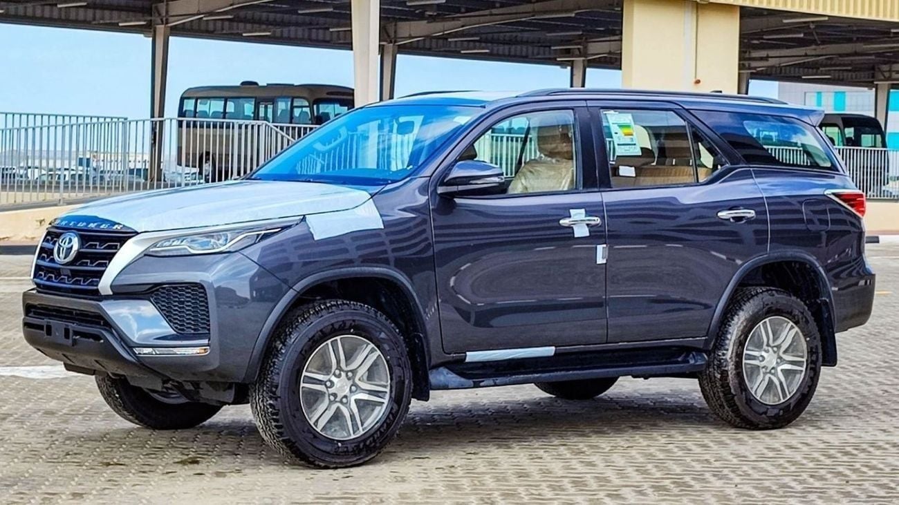 Toyota Fortuner EXR FORTUNER SR5 2.7L V4 PETROL mid options
