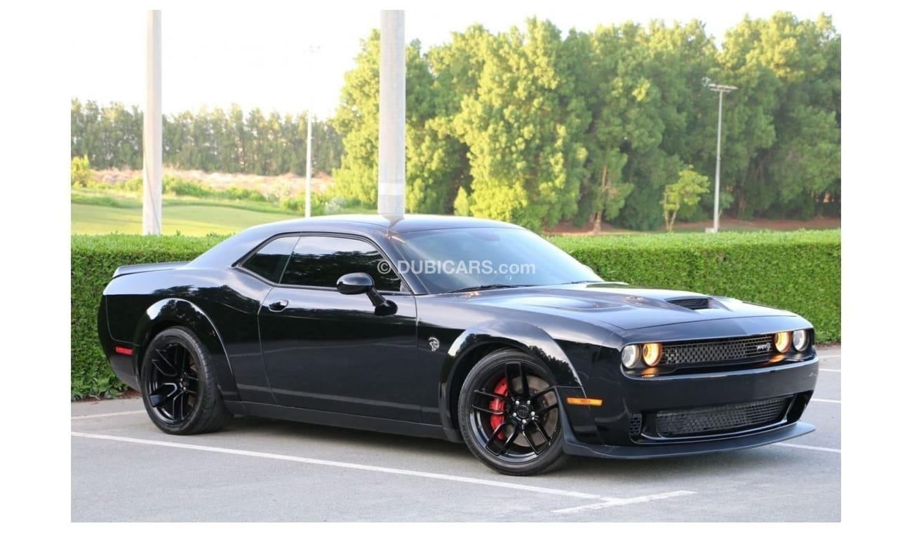 Dodge Challenger DODGE CHALLENGER SRT HELLCAT 6.2 FULL OPTION 2018 GCC full service history