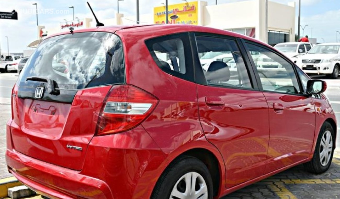 Honda Jazz RED 2014 GCC NO ACCIDENT NO PAINT PERFECT