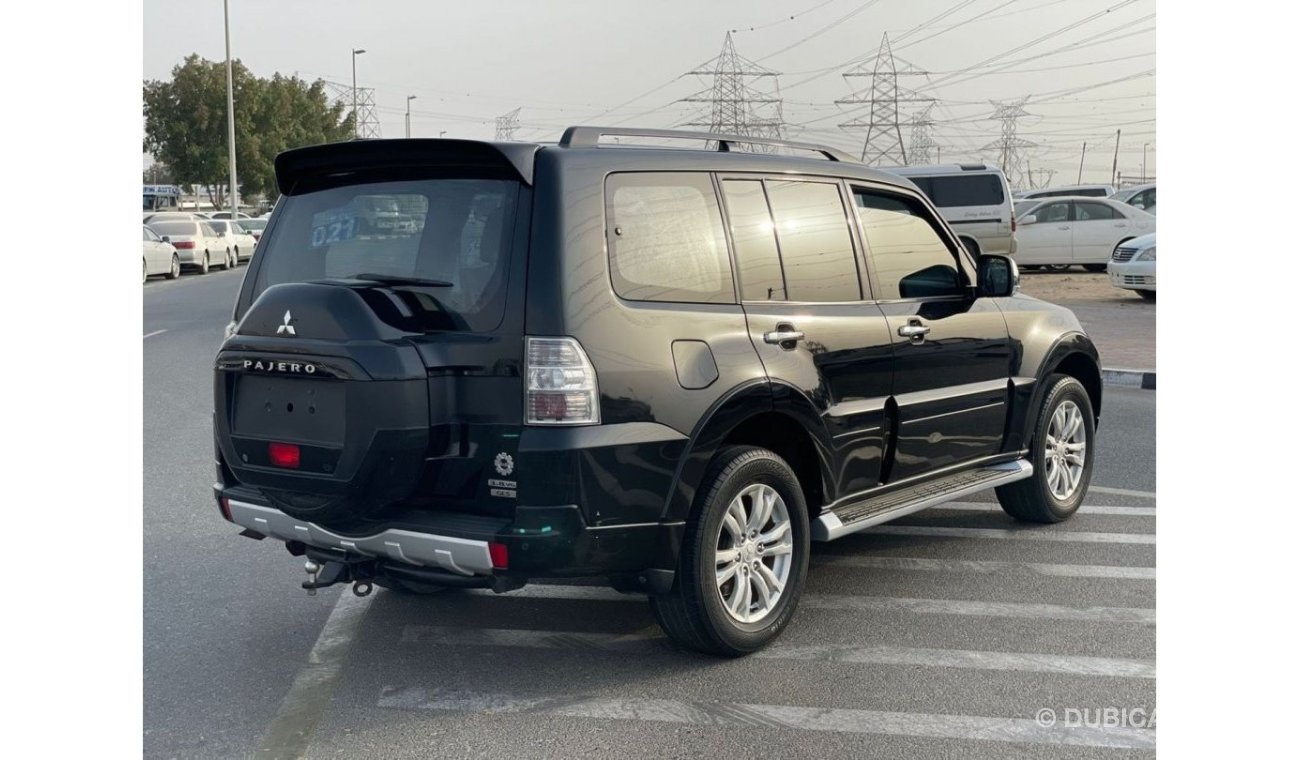 Mitsubishi Pajero 2017 Mitsubishi pajero GLS Top 4x4 / EXPORT ONLY