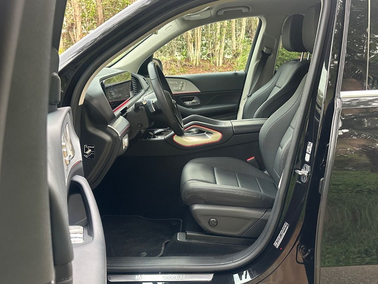 Mercedes Benz GLE 300  2025 Diesel | 2.0L 4-cylinder 270 HP | Low Mileage | Like New