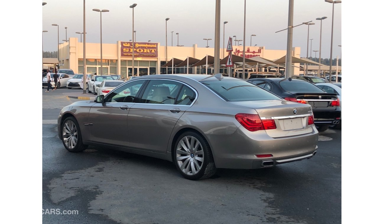 BMW 740Li BMW 740 MODEL 2011 GCC car prefect condition full option sun roof leather seats back camera back air