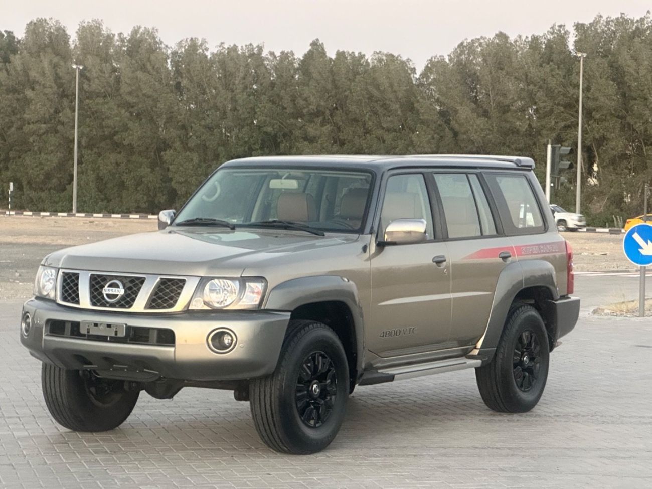 Nissan Patrol Super Safari MODEL 2019 GCC CAR PERFECT CONDITION INSIDE AND OUTSIDE FULL OPTION SUN ROO