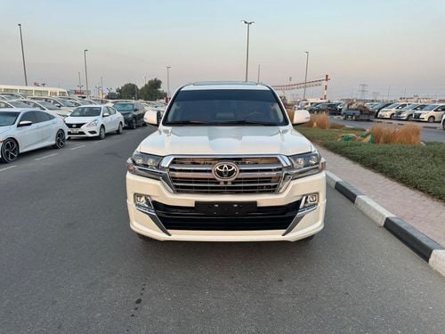 Toyota Land Cruiser Toyota landcruise 2021Model Engine 4.0 v6 petrol GXR colour white Transmission Automatic Interior.Bl