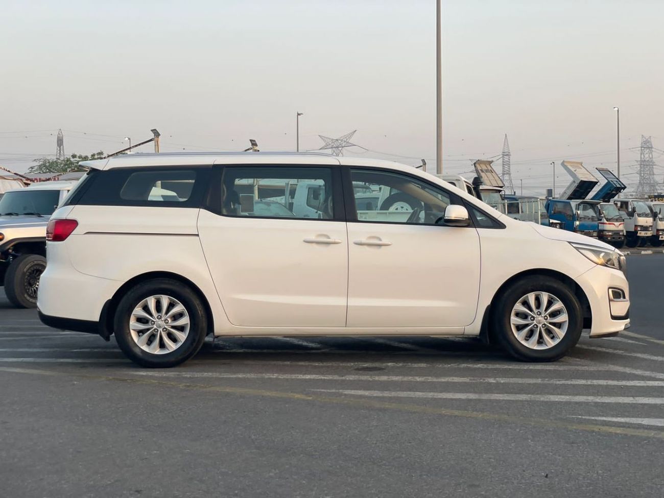 Kia Grand Carnival 2020 Kia Grand Carnival – GCC Specs – 7 Leather Seats – Rear Sensors – No Accident
