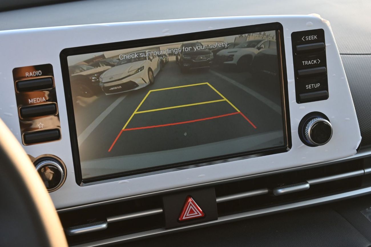 Hyundai Elantra Hyundai Elantra 1.5L, Petrol, Model 2025 Color White