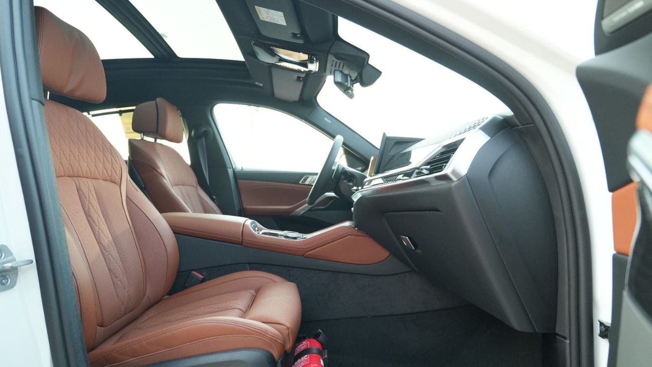 بي أم دبليو X6 M60i xDrive لون أبيض معدني - تان، إصدار 2026 للتصدير فقط