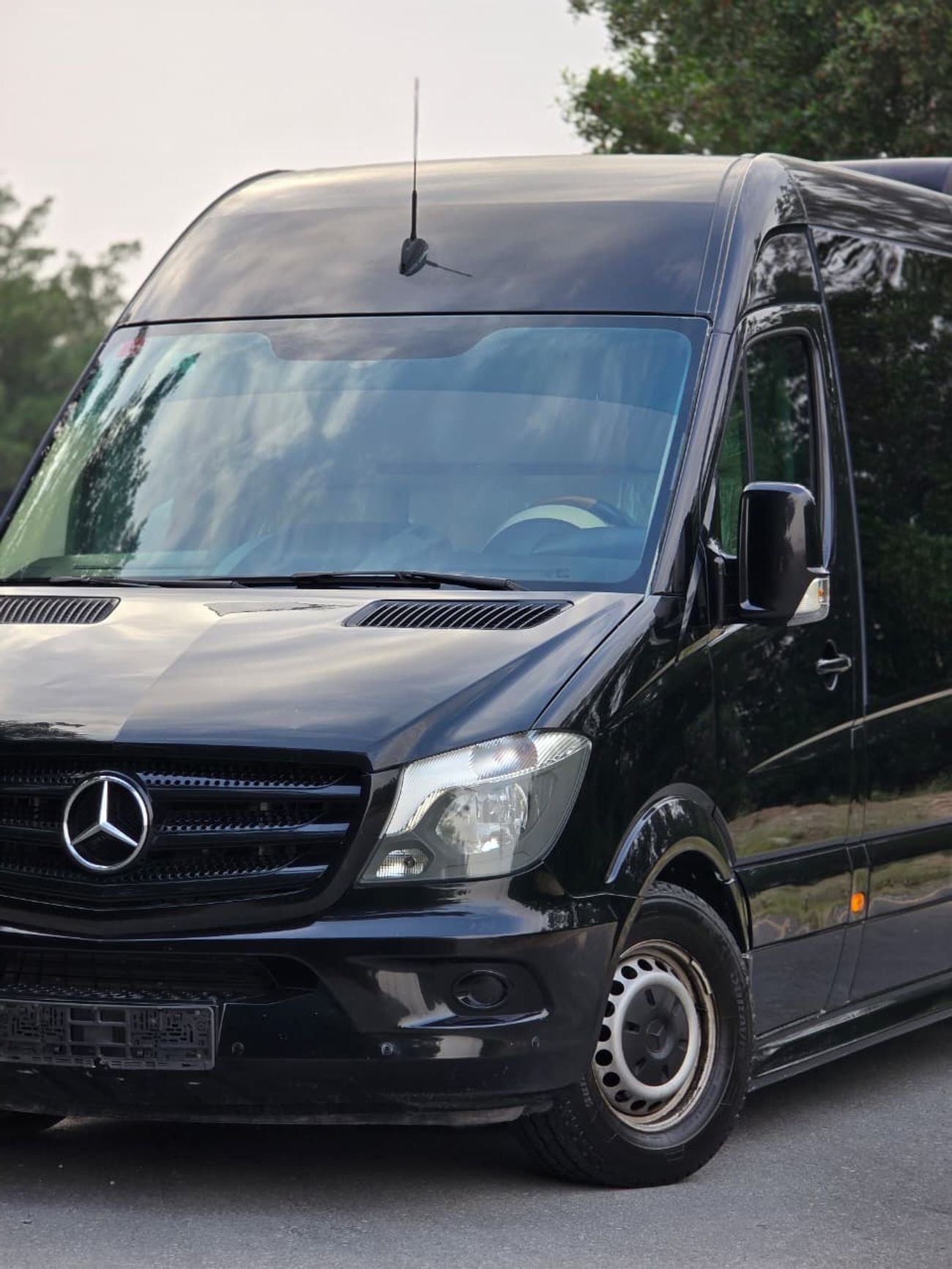 مرسيدس بنز سبرينتر MERCEDES SPRINTER 2018 DIESEL // VIP ROOM // TV // BATHROOM IN SIDE // PERFECT CONDITION //9 SEATS