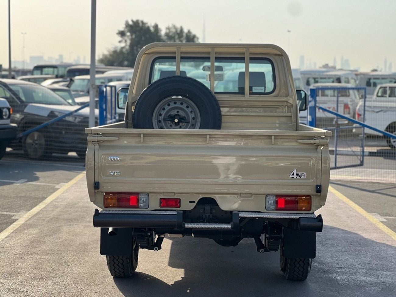 تويوتا لاند كروزر بيك آب Single Cab Std 4.0L TOYOTA LAND CRUISER 2025 4.0L Pick-up