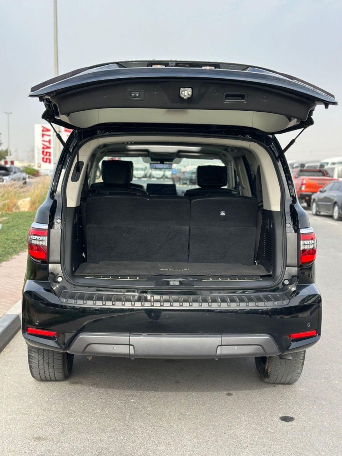 Nissan Armada Platinum Full Option