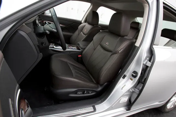 Infiniti M45 interior - Seats