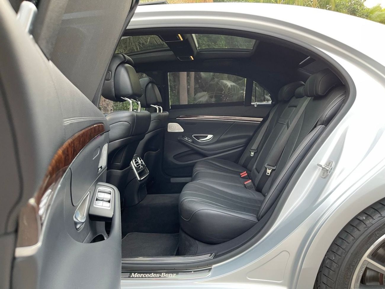 Mercedes-Benz S 550 2015 - AMG - 4.7L Twin Turbo V8 - 449 hp - Perfect Condition