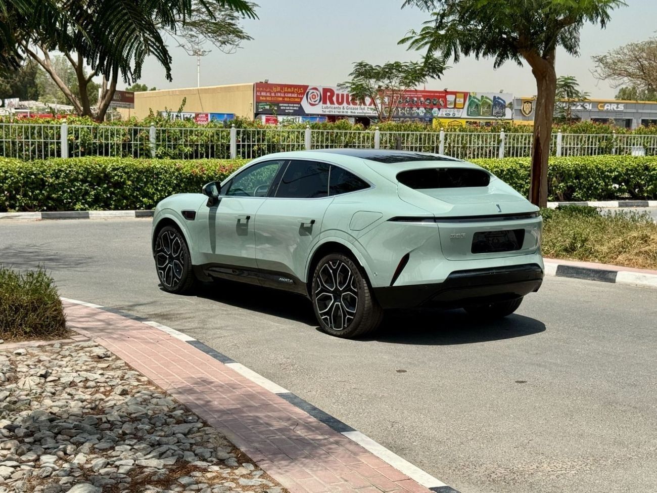 أفاتر 11 Performance AWD 2023 Used Avatr 11 (Dual Motor) / 90 kW.h / Range (580 km) / 572 HP / Warranty&Servi