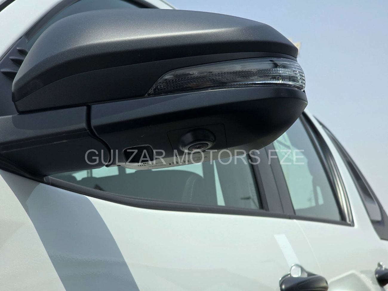 تويوتا هيلوكس HILUX ADVENTURE PETROL 4.0L - FULL WITH COMPRESSOR - WHITE INSIDE BLACK - OMANI