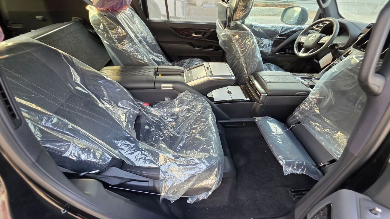 Lexus LX 600 VIP w/Black Pkg 3.5L