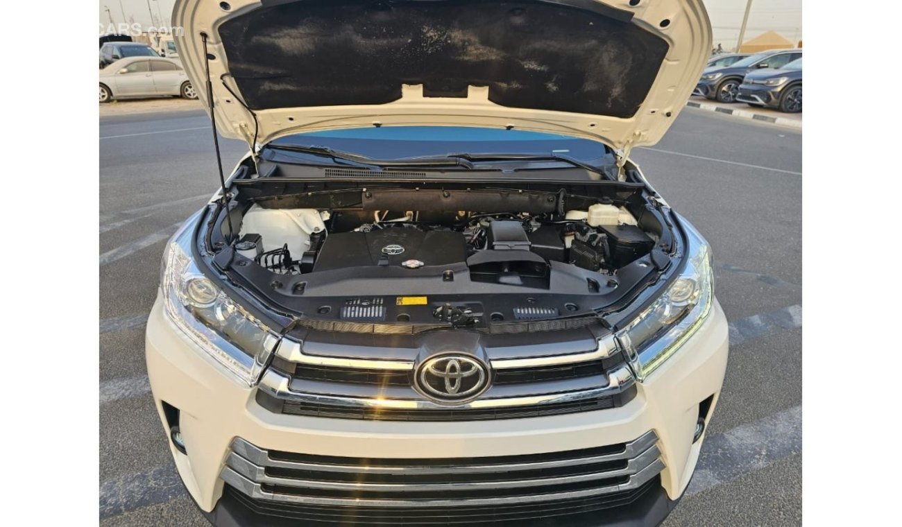 تويوتا هايلاندر 2019 Toyota Highlander LE + 4x4 3.5L V6 / Export Only