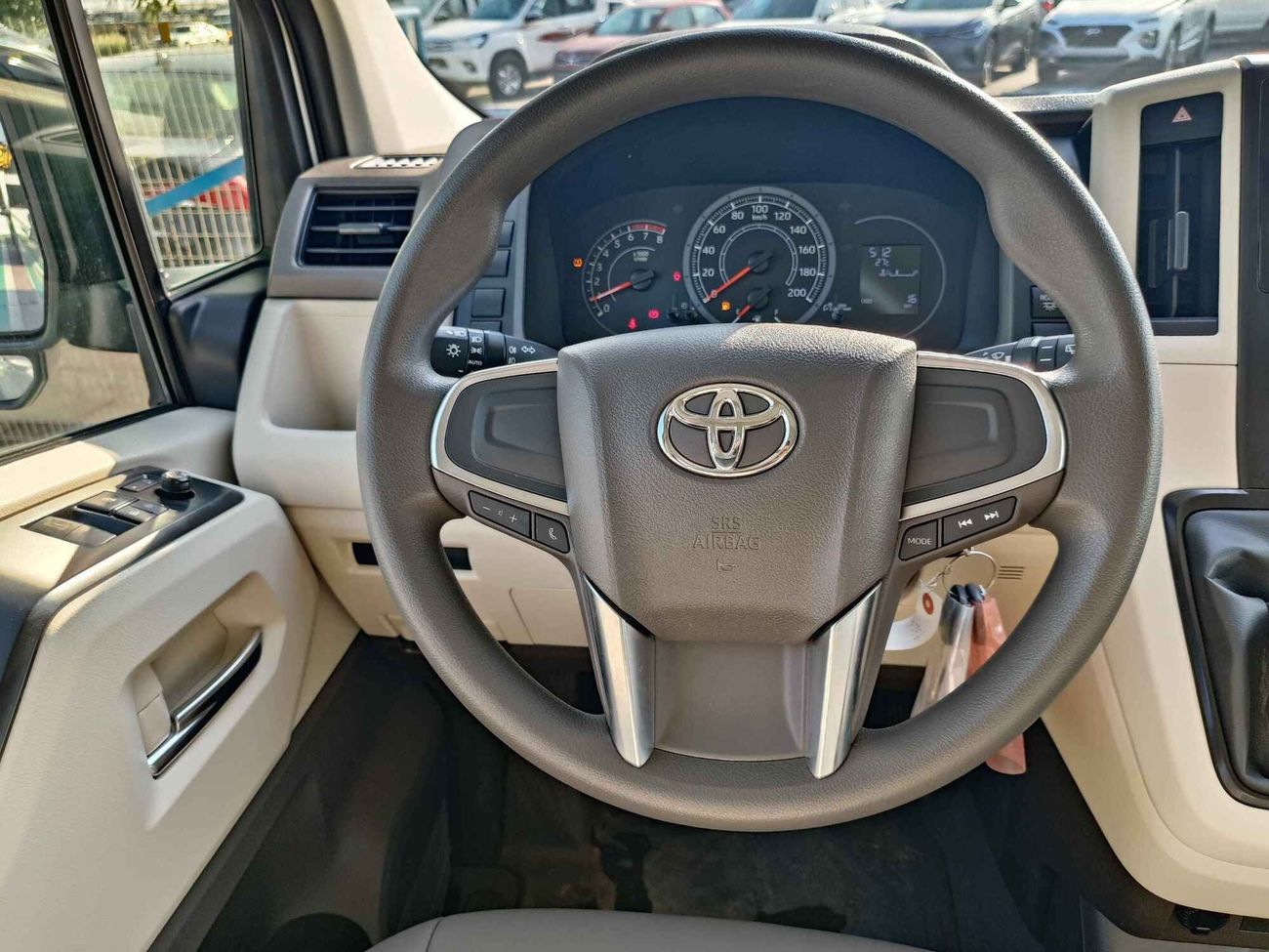 Toyota Hiace GL / 3.5L V6 PETROL / M/T / 13 SEATER / NEW SHAPE (CODE # 20583)