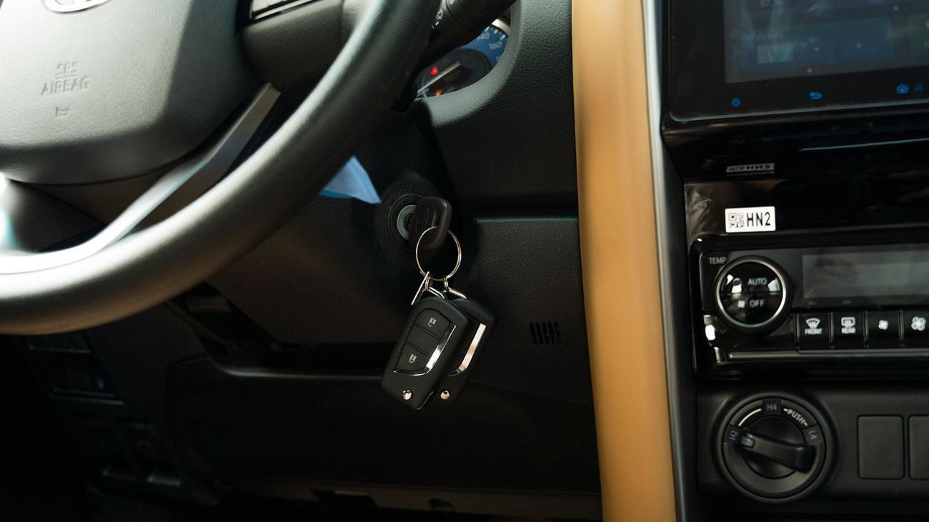 تويوتا فورتونر 2025 Toyota Fortuner 2.7L AT Petrol 4WD with Automatic AC