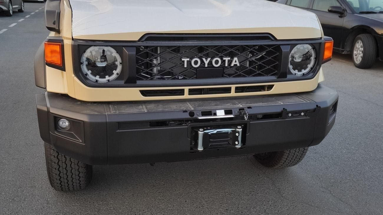 تويوتا لاند كروزر بيك آب TOYOTA LC79 PICKUP D/C LX-Z1 4.0L PETROL V6 A/T FULL OPTION 2025 MODEL