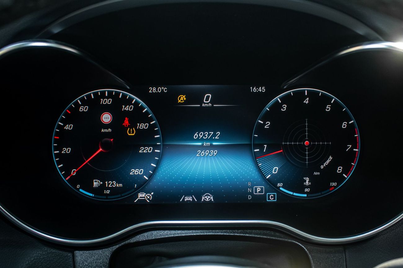 مرسيدس بنز GLC 300 4MATIC 2.0L