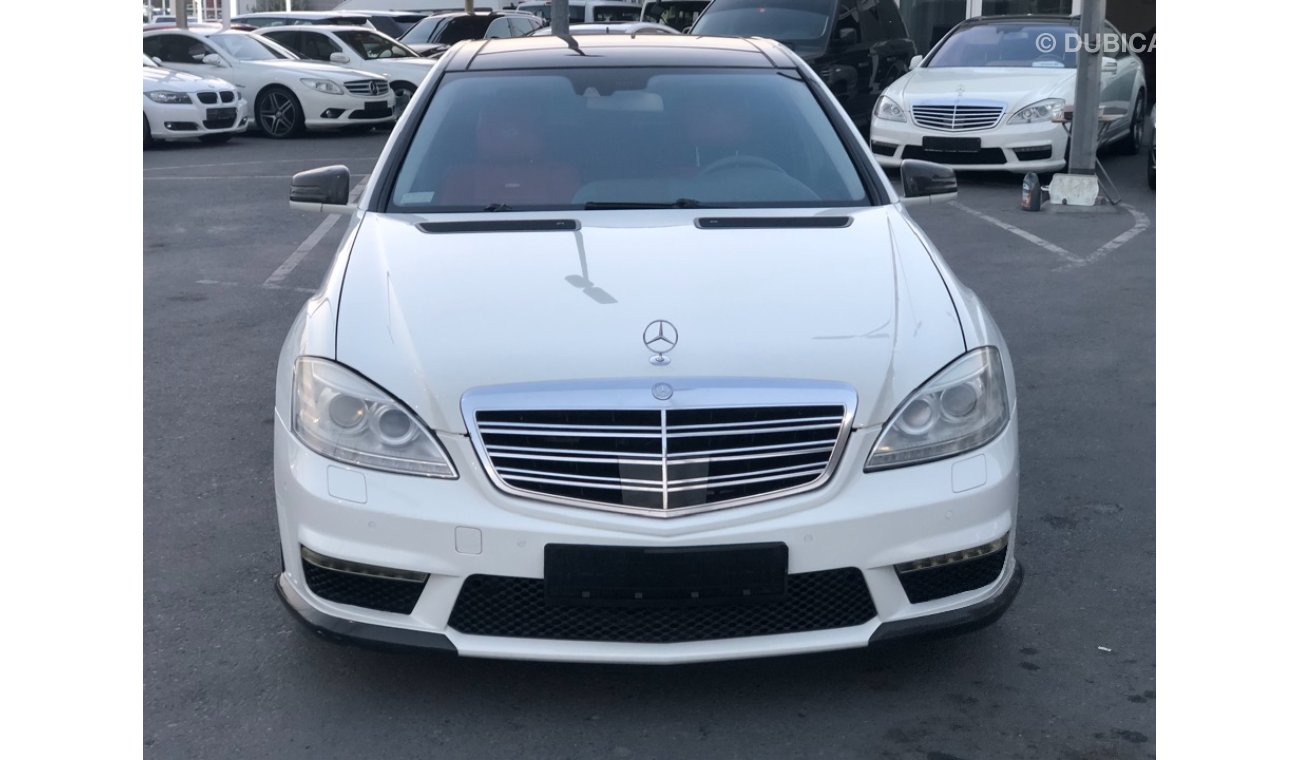 مرسيدس بنز S 63 AMG موديل 2008 خليجي فل مواصفات كراسي جلد ومثبت سرعه وتحكم كهربي كامل ونظام صوت ممتاز وكاميرا خلفيه ومدخ