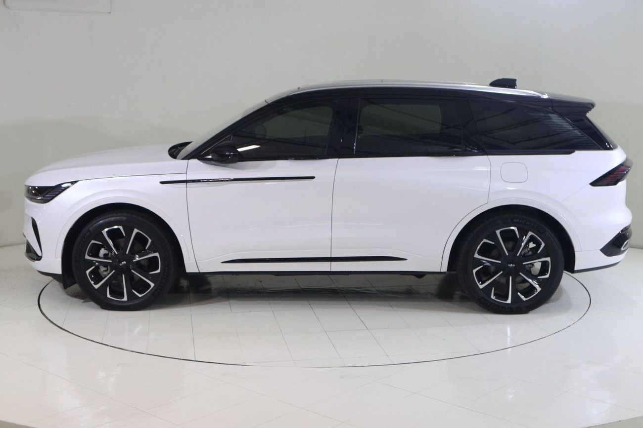 لينكولن ناوتيلوس PRESIDENTIAL /NAU425H / AL TAYER MOTORS AL QOUZ SHOWROOM