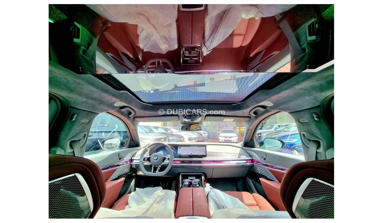 بي أم دبليو 760Li i xDrive 5 Years W&S  M Sport 2023 GCC