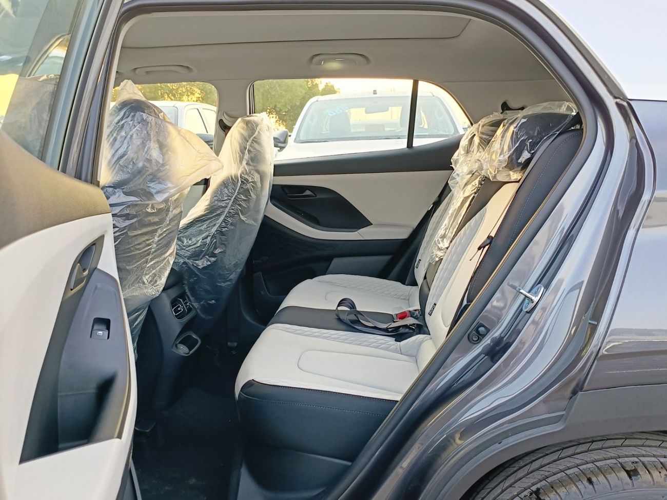 Hyundai Creta PREMIER PLUS/1.5L V4 A/T/FULL OPTION/8" DISPLAY AUDIO/RR CAMERA/PUSH START PANAROMIC SUNROOF/CODE# C