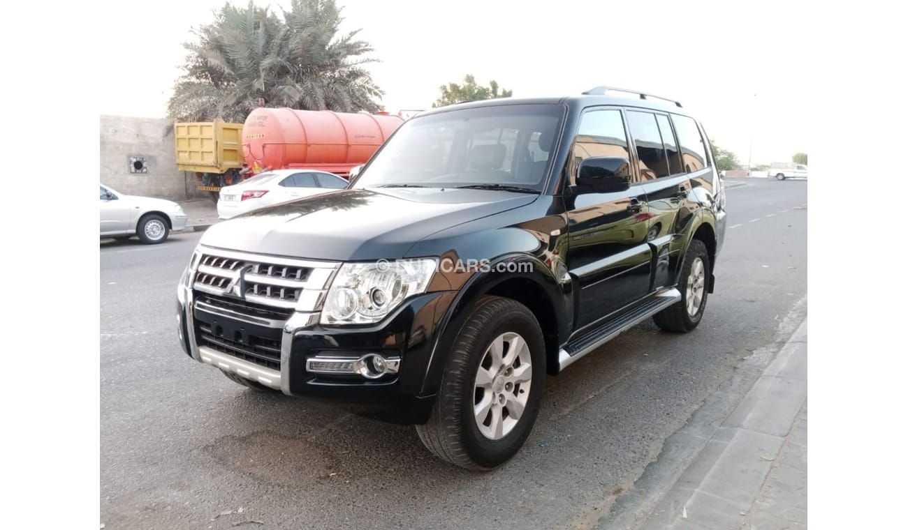 Mitsubishi Pajero MITSUBISHI PAJERO RIGHT HAND DRIVE (PM 882)
