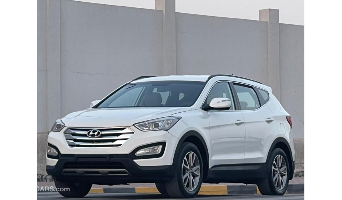 Hyundai Santa Fe Hyundai Santa Fe 2013 GCC without accidents, very clean inside and out