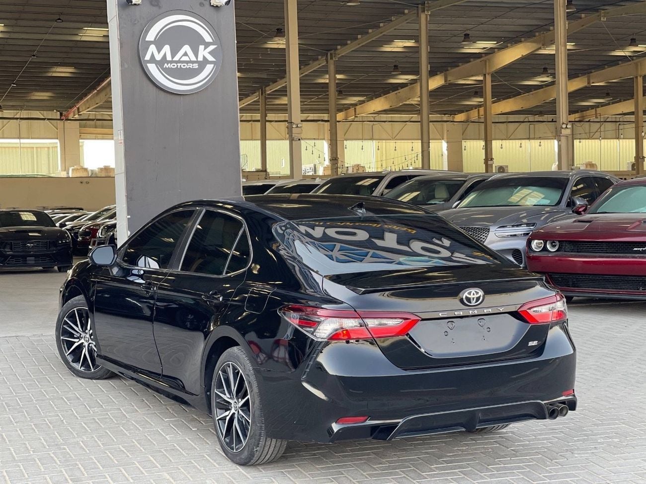 Toyota Camry SE 2.5L (204 HP) RADAR / LINE ASSIST / BLIND SPOTS / RIMS /  LEATHER / CLEAN AND NEAT