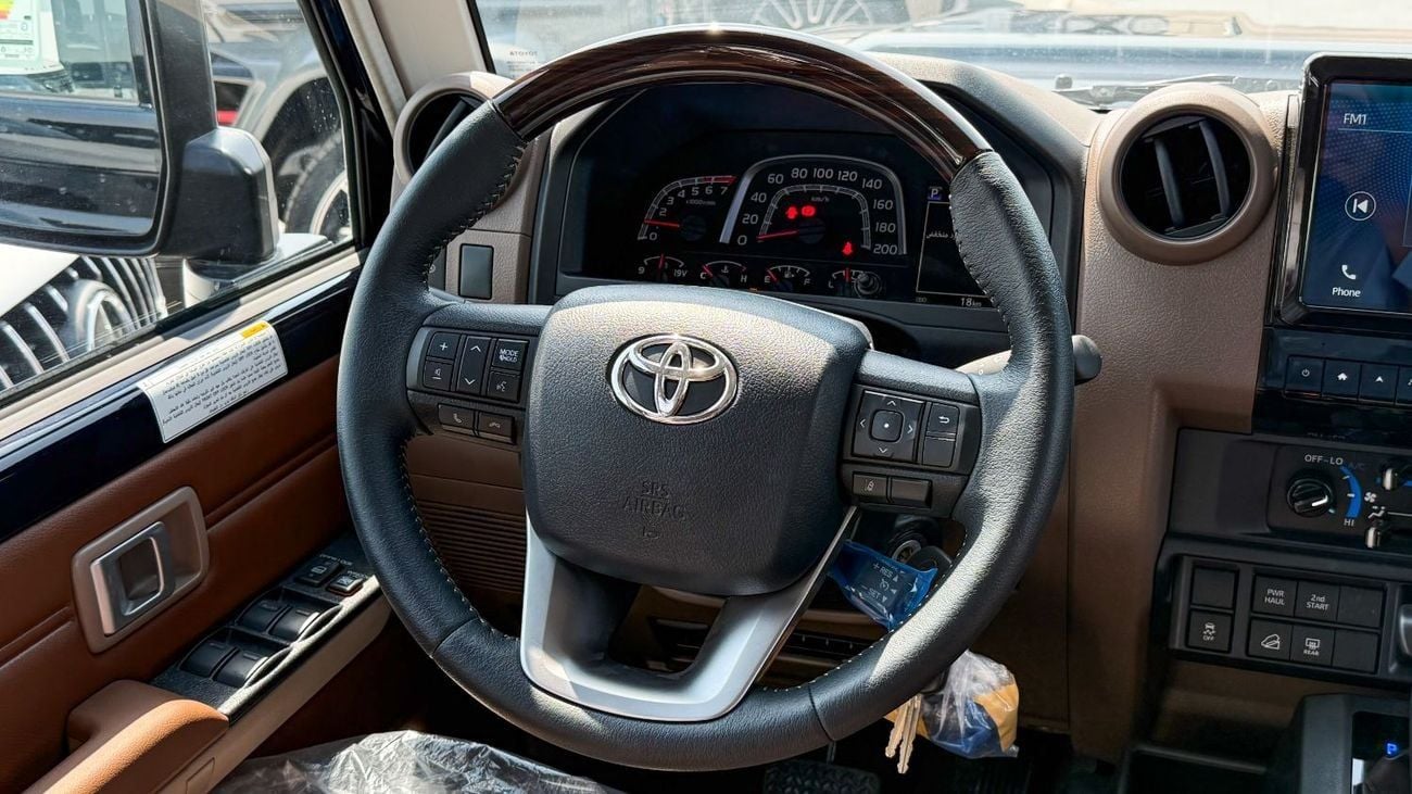 تويوتا لاند كروزر 70 TOYOTA LAND CRUISER HARD-TOP (70 SERIES) A/T 4.0L - 2025