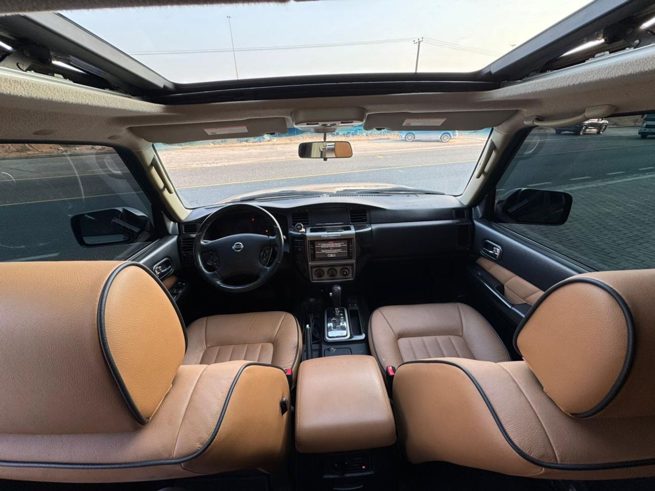 نيسان باترول سوبر سفاري سوبر سفاري / محرك VTC 4.8 لتر V6 / كامل المواصفات / فتحة سقف / قفل تفاضلي / مقاعد جلدية / بحالة ممتا