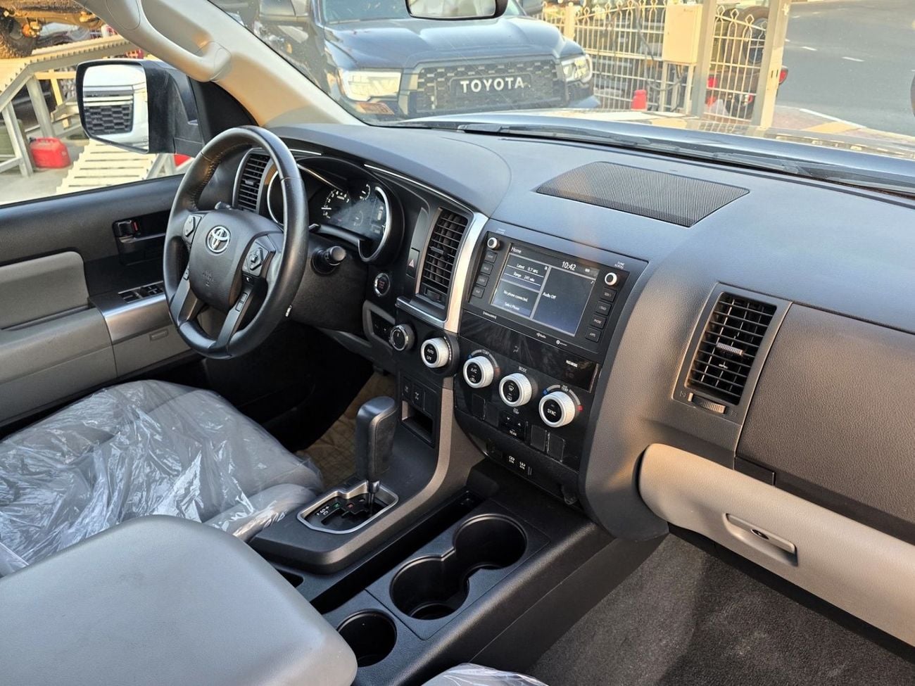 Toyota Sequoia SR5 2021 USA specs