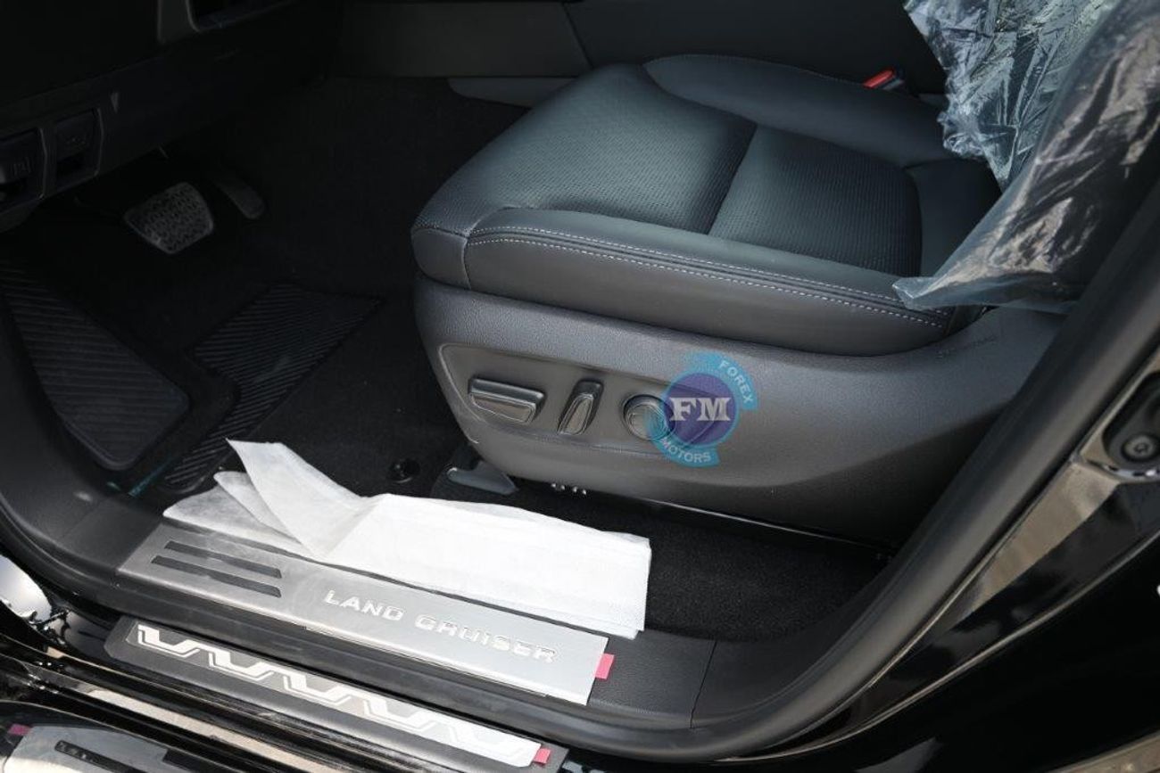 تويوتا لاند كروزر 300 VXR 4.0L Petrol 4WD Automatic