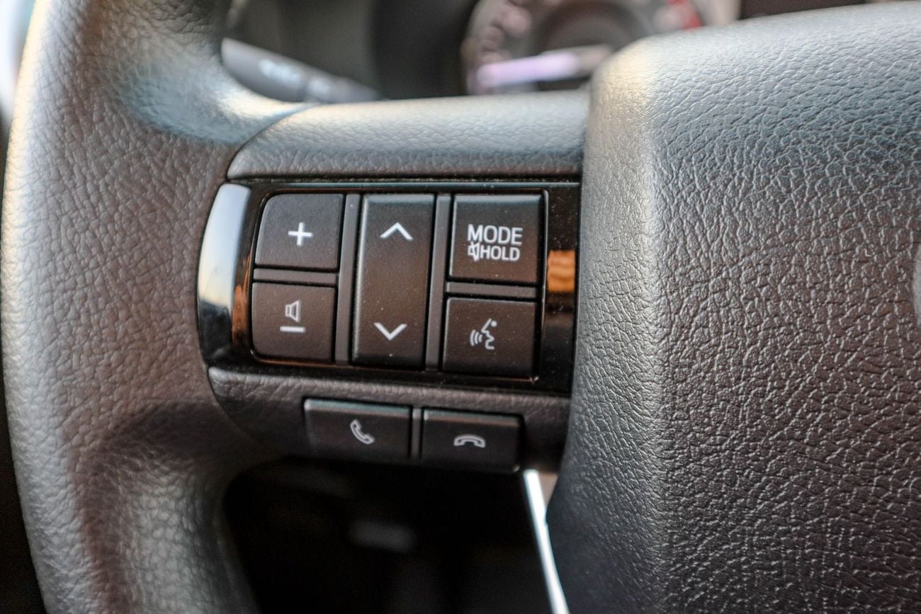 تويوتا هيلوكس  Toyota Hilux (TGN126) 2.7L 4WD – 2026 Model (Manual, 4 Doors)