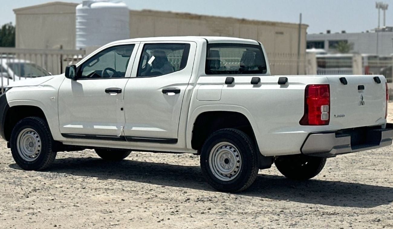 Mitsubishi L200 2.4L D DC 4WD GL New Face 5MT