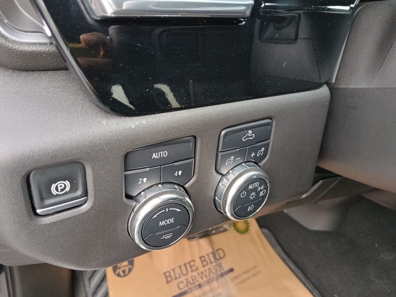 GMC Sierra 2.7T SLE Crew Cab (FWD)