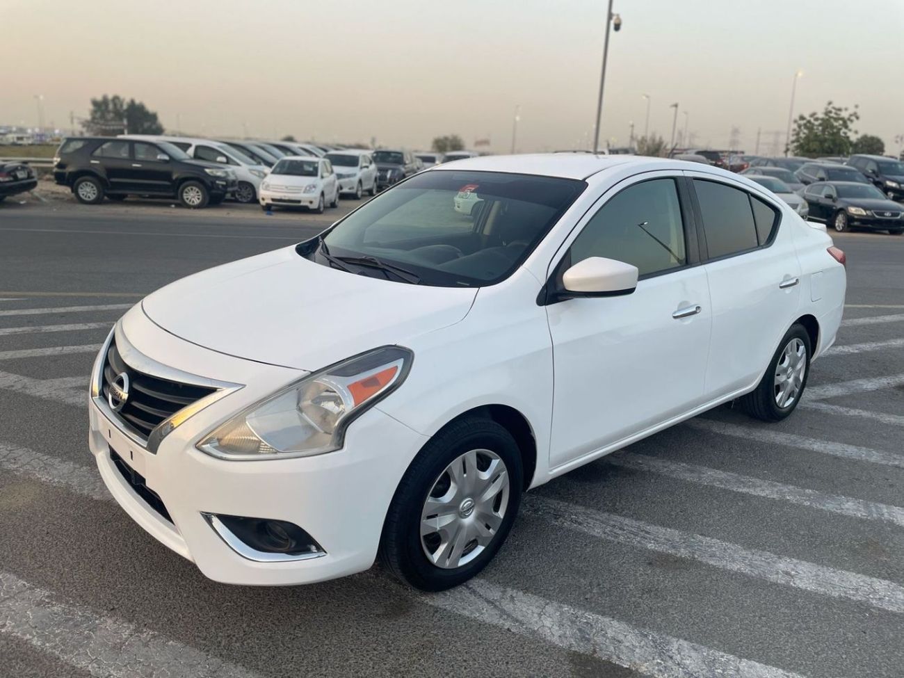Nissan Versa 2018 Nissan Versa (Sunny) SV 1.5L V4 MidOption + Leather Seats -