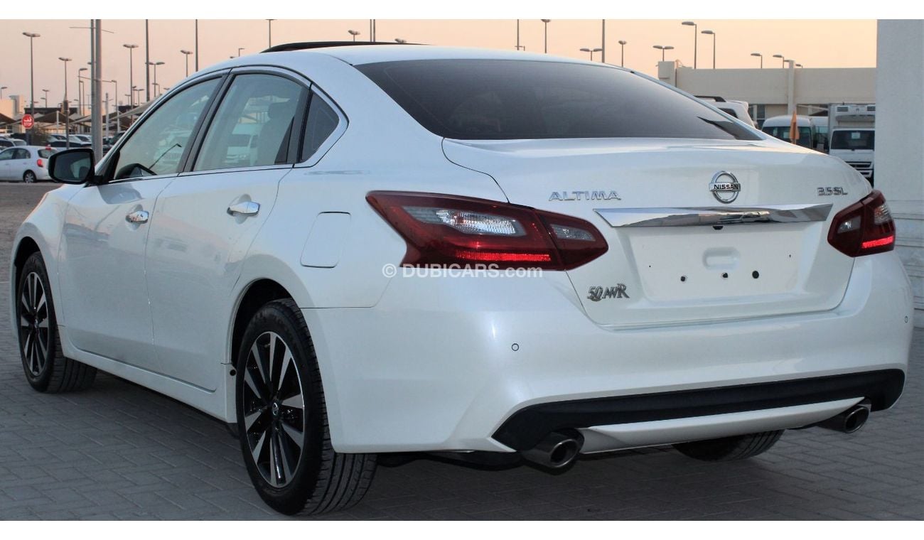 نيسان ألتيما نيسان التيما 2018 خليجي فل أوبشن 6 سليندر رقم 1 بدون صبغ بدون حوادث نظيفه جدا من الداخل والخارج