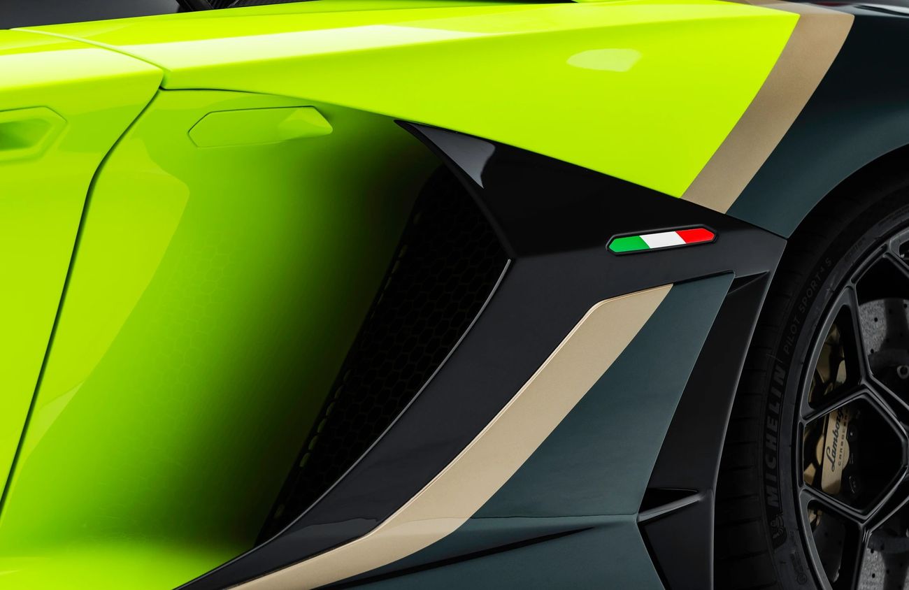 Lamborghini Aventador 6.5L V12 Naturally Aspirated Engine