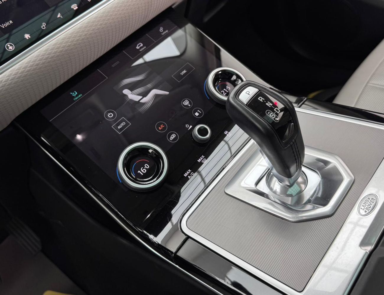 Land Rover Range Rover Evoque P200 S 2.0L 2020 Range Rover Evoque P200 S, Full Service History, 1 Year Warranty, GCC